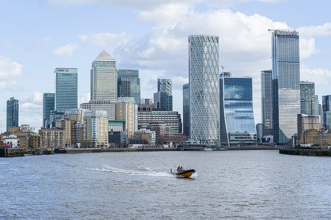 Speedboat Cruise Tour: Embankment OR Westminster Pier -70 minutes - What You See First: Tower of London, HMS Belfast, and Parliament from the Water