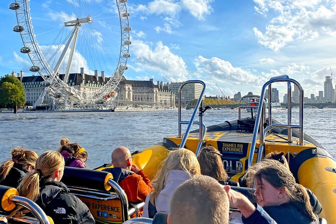 Speedboat Cruise Tour: Embankment OR Westminster Pier -70 minutes - The On-Water Commentary Rhythm: Why the Guided Stops Matter