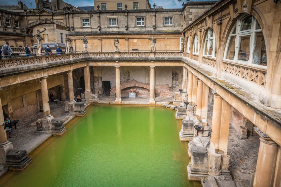 Stonehenge & Bath: Full-Day Coach Tour from London - The guide and the driver: why names matter on a group tour