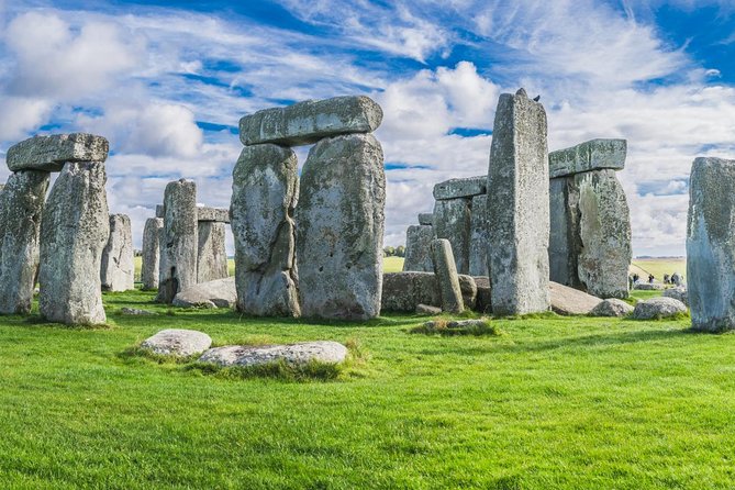 Stonehenge Half-Day Tour from London with Admission - Audio tour setup: download first, listen with your own earbuds