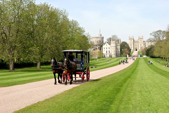 Stonehenge, Windsor Castle and Bath Full Day Guided Tour - The 8:00 a.m. coach plan that saves you from London stress