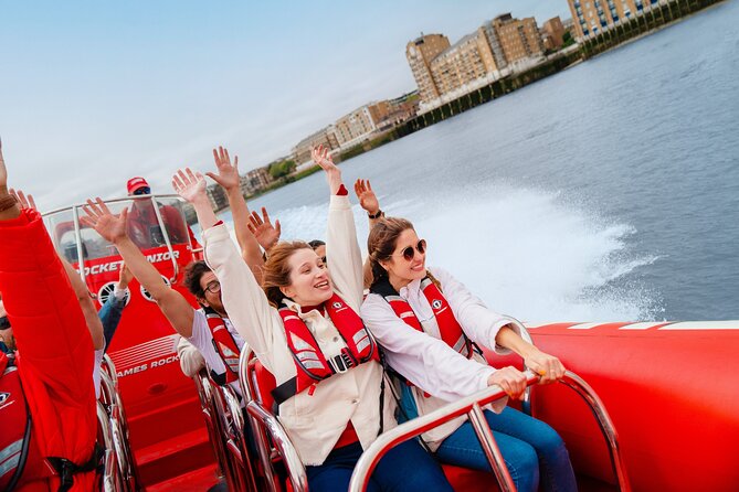 Thames High-Speed Zone Speedboat in London - What to do with your time on board: photos, music, and keeping your cool