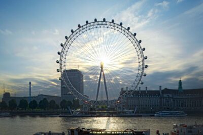 The London Eye Champagne Experience - Eye Lounge pre-boarding: the calmer part of the day