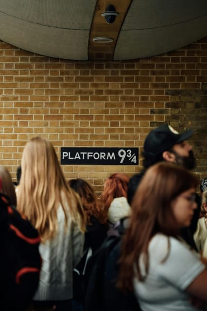 The most complete and exclusive Harry Potter tour in London - Shakespeare’s Globe, Tate Modern, and the Bridge That Gets Ruined