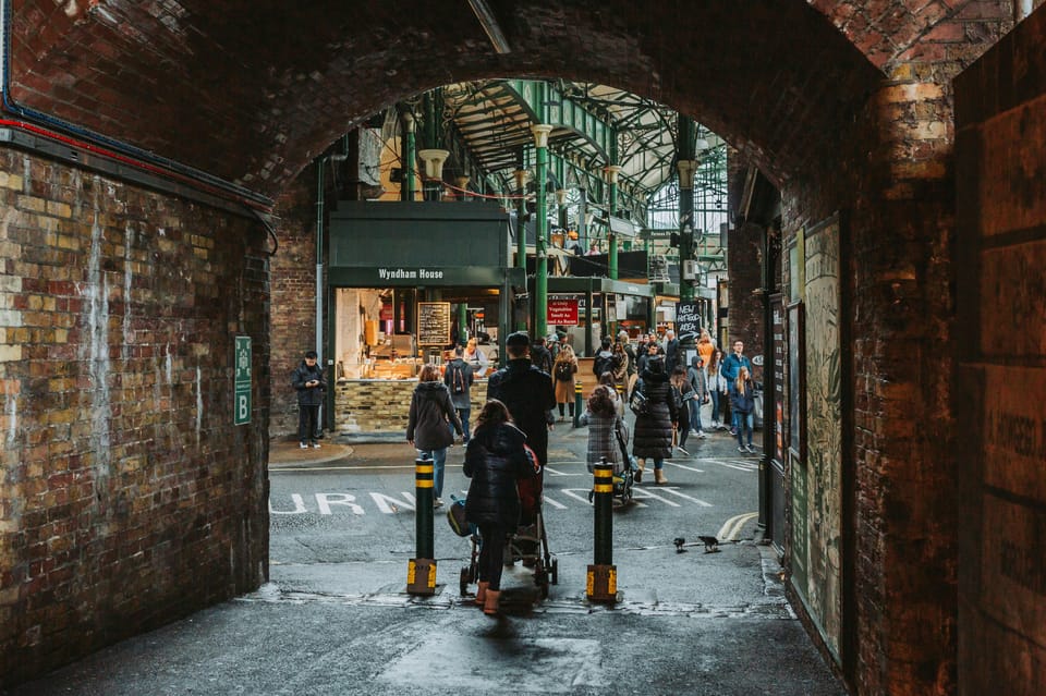 The most complete and exclusive Harry Potter tour in London - Meeting at Black Sheep Coffee: An Easy Start