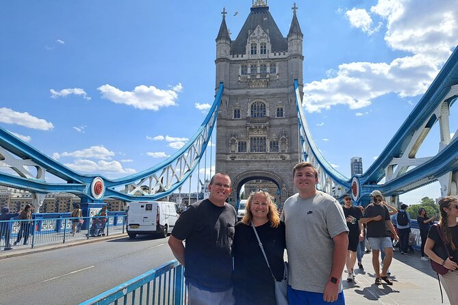 The Premier Classic London: Private 4-Hour Tour in a Black Cab - The West End drive-by tour: London Eye, Piccadilly, Trafalgar, Hyde Park