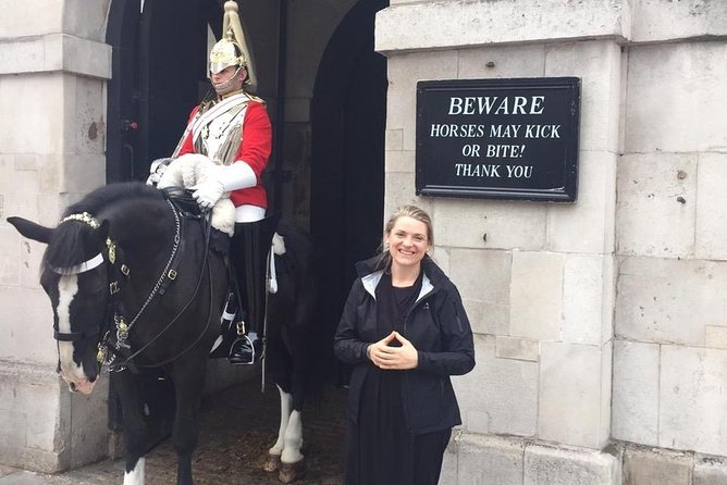 The Ultimate 6-hour Private Tour of London in an Iconic Black Cab - Trafalgar Square to the Thames: center London and the “London postcard” river