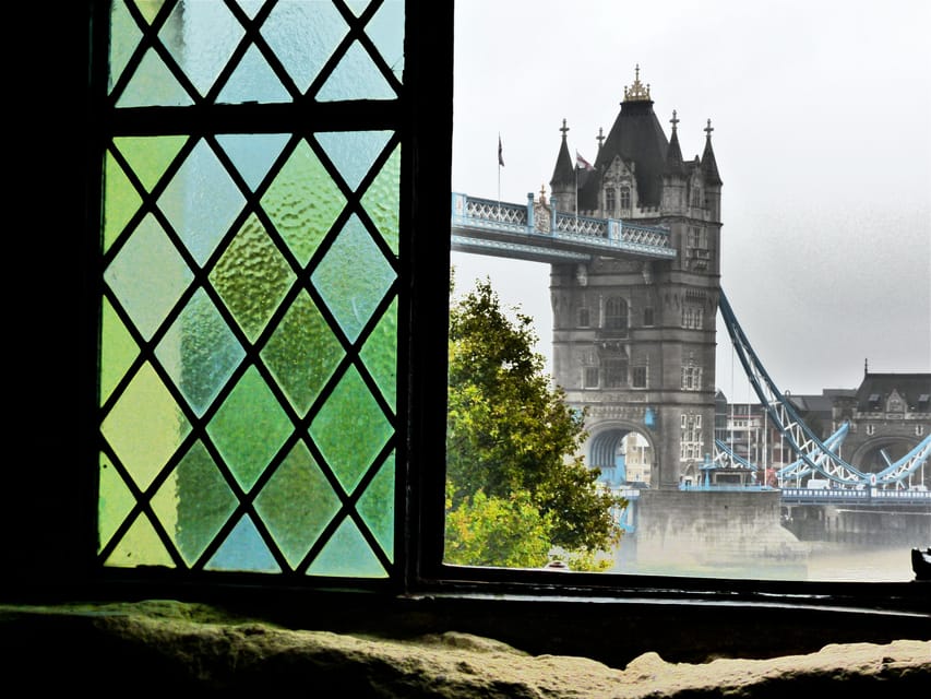 Ultimate Tower of London, Beefeater Welcome & Crown Jewels - Who this tour suits (and who should think twice)