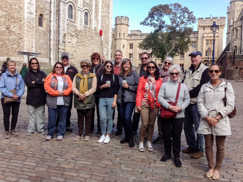 Ultimate Tower of London, Beefeater Welcome & Crown Jewels - Meeting point: Starbucks check-in and getting into the flow