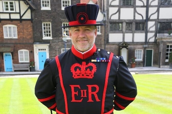 VIP Tower of London and Crown Jewels Tour with Private Beefeater Meet & Greet - Crown Jewels: Skip the Lines, Then See the Regalia Up Close