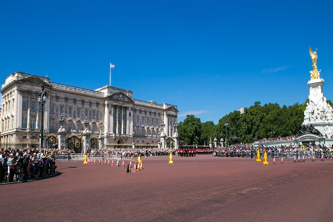 Walking Tour of London Westminster Abbey, Big Ben, Buckingham - St Margaret’s Church and Westminster City streets: the quieter context