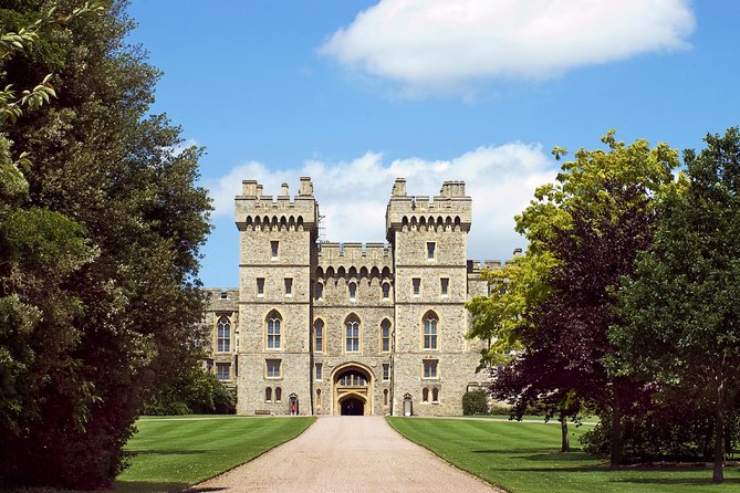 Windsor Castle, Stonehenge, and Oxford Day Trip from London - Leaving London: the Victoria Coach Station start